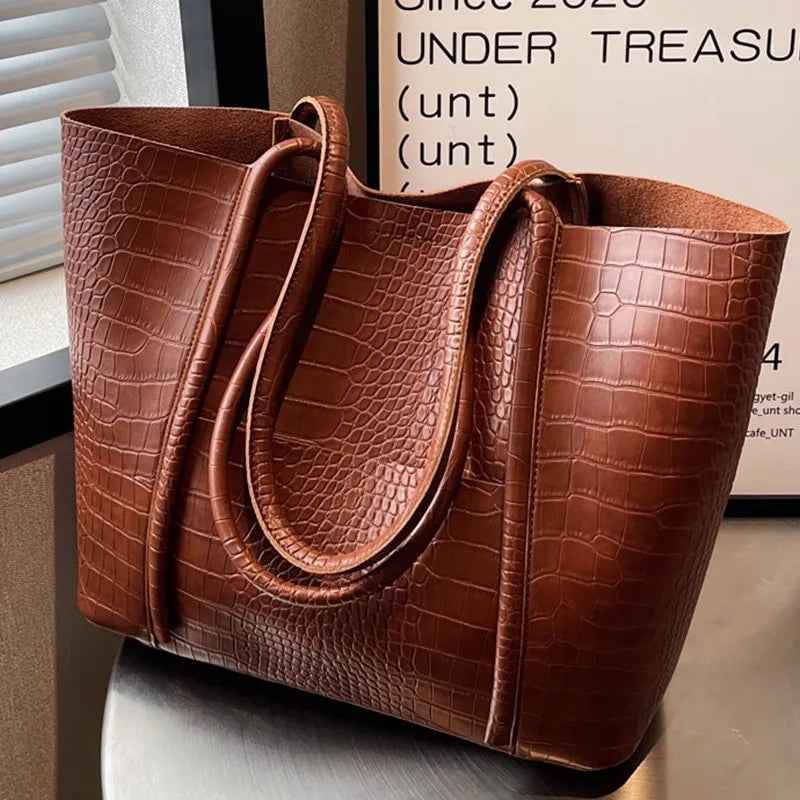 Zoe | Refined shoulder bag