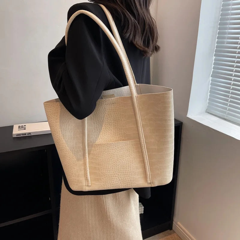 Zoe | Refined shoulder bag