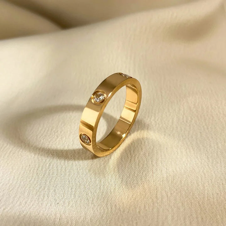 Verity | Sleek Modern Gold Ring