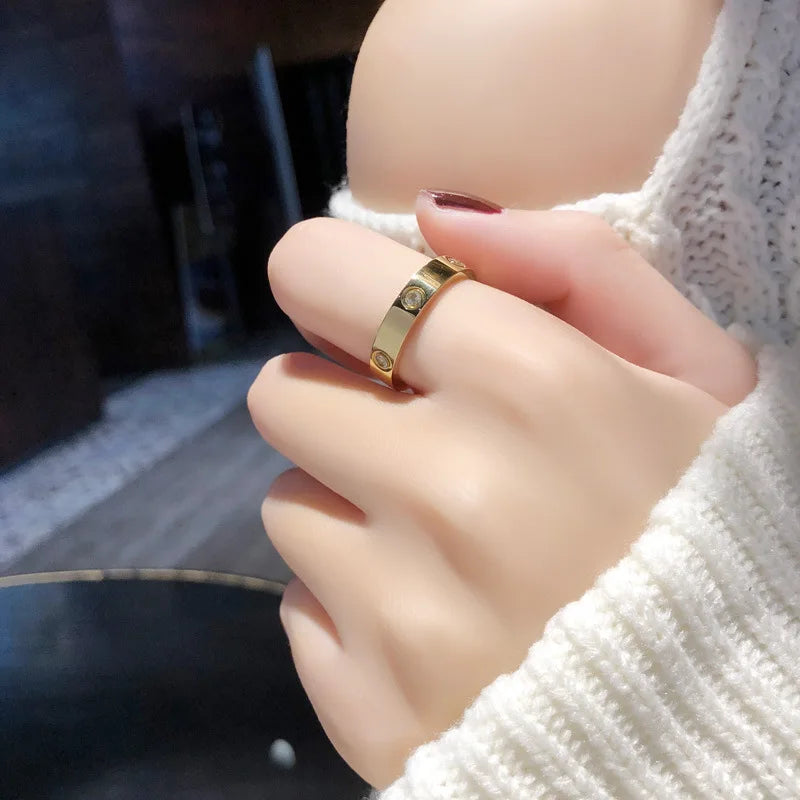 Verity | Sleek Modern Gold Ring