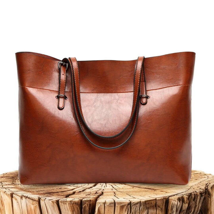 Martha | Essential and elegant handbag