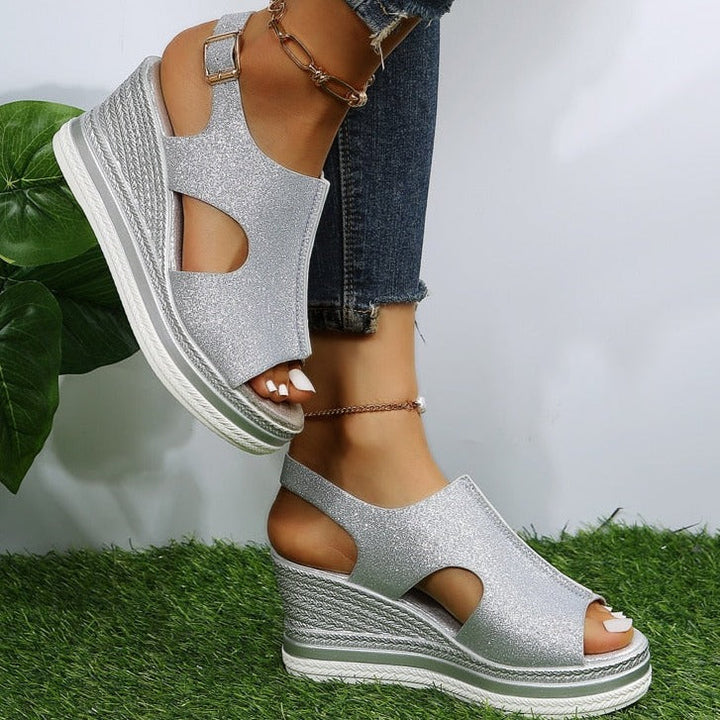 Alice Caroline | Relaxed wedge sandals