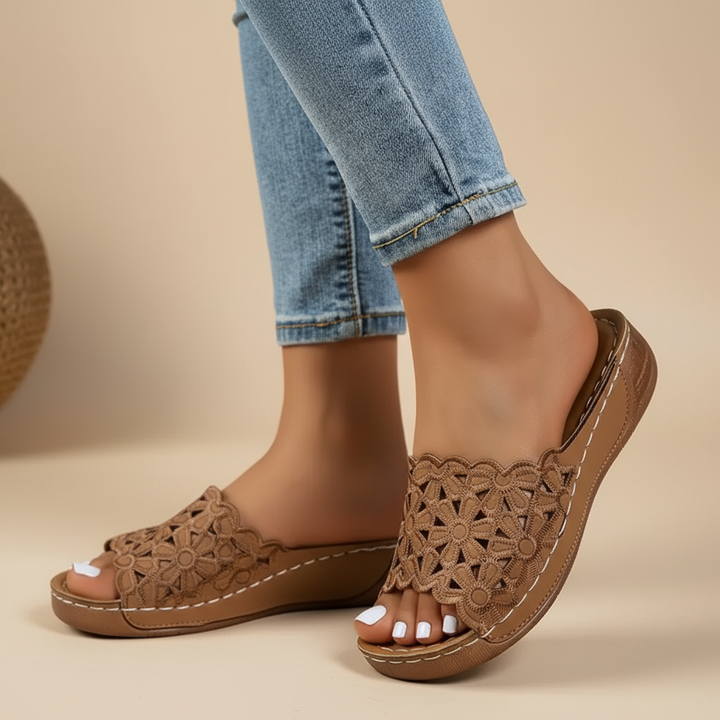 Alice Gabriele | Ergonomic sandals