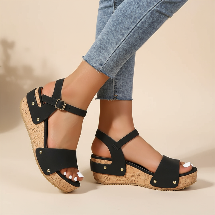 Eva Rieke | Elegant wedge sandals
