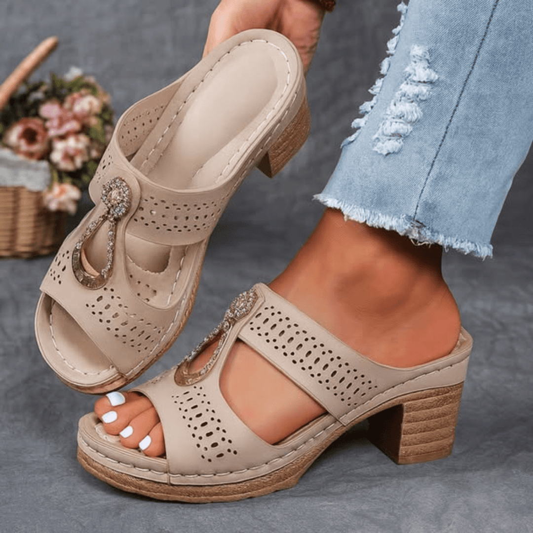 Alice Leonore | Orthopedic sandals