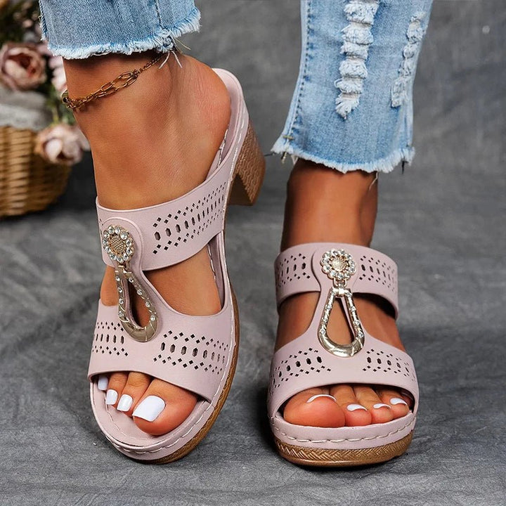 Alice Leonore | Orthopedic sandals