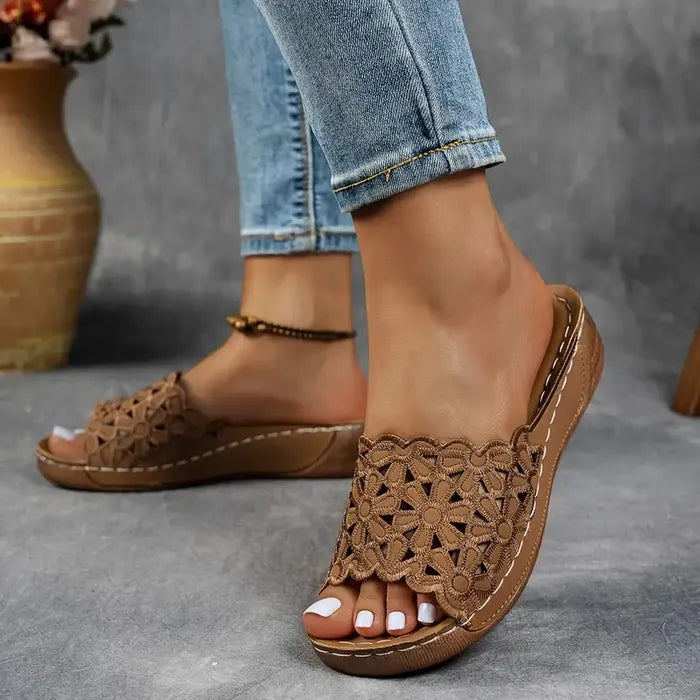 Alice Gabriele | Ergonomic sandals