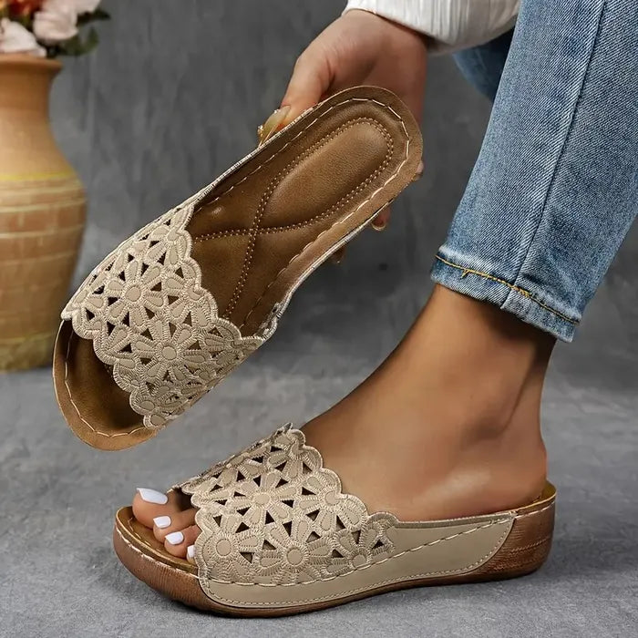 Alice Gabriele | Ergonomic sandals