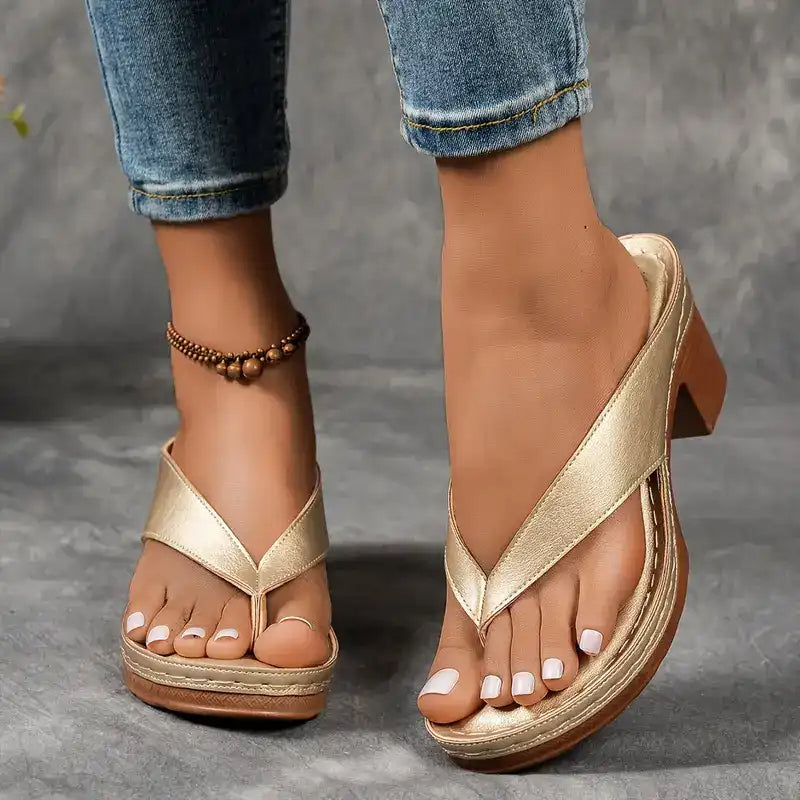 Alice Elisabeth | Elegant relaxed sandals